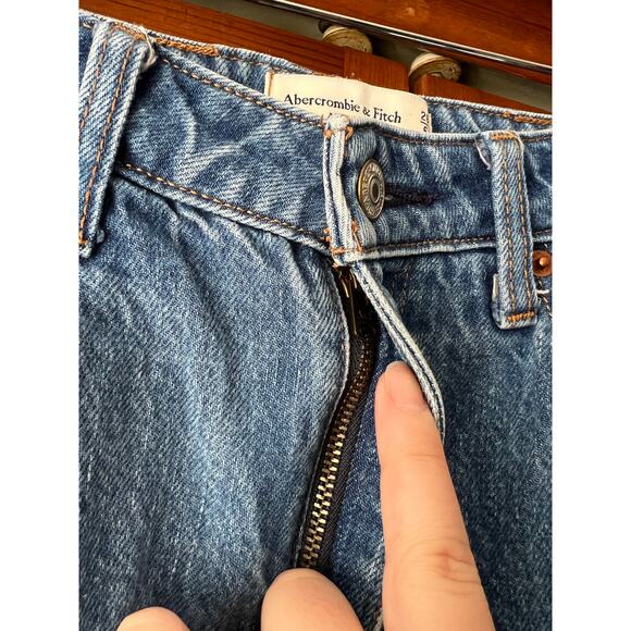 Abercrombie & Fitch Women's Curve Love Mid Rise Straight Leg Jeans Blue SZ 26/8 - Picture 4 of 9